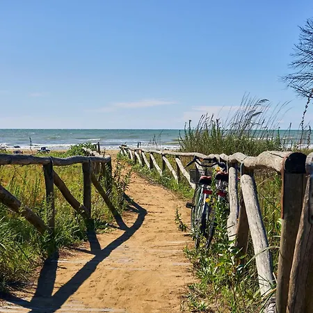 Peaceful Flat In With Place Bibione